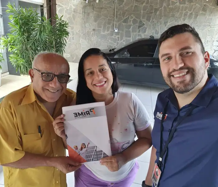 Cliente recebendo a documentação do sistema
